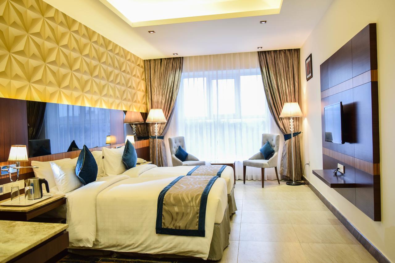 Rg Royal Hotel Bengalúr Exteriér fotografie