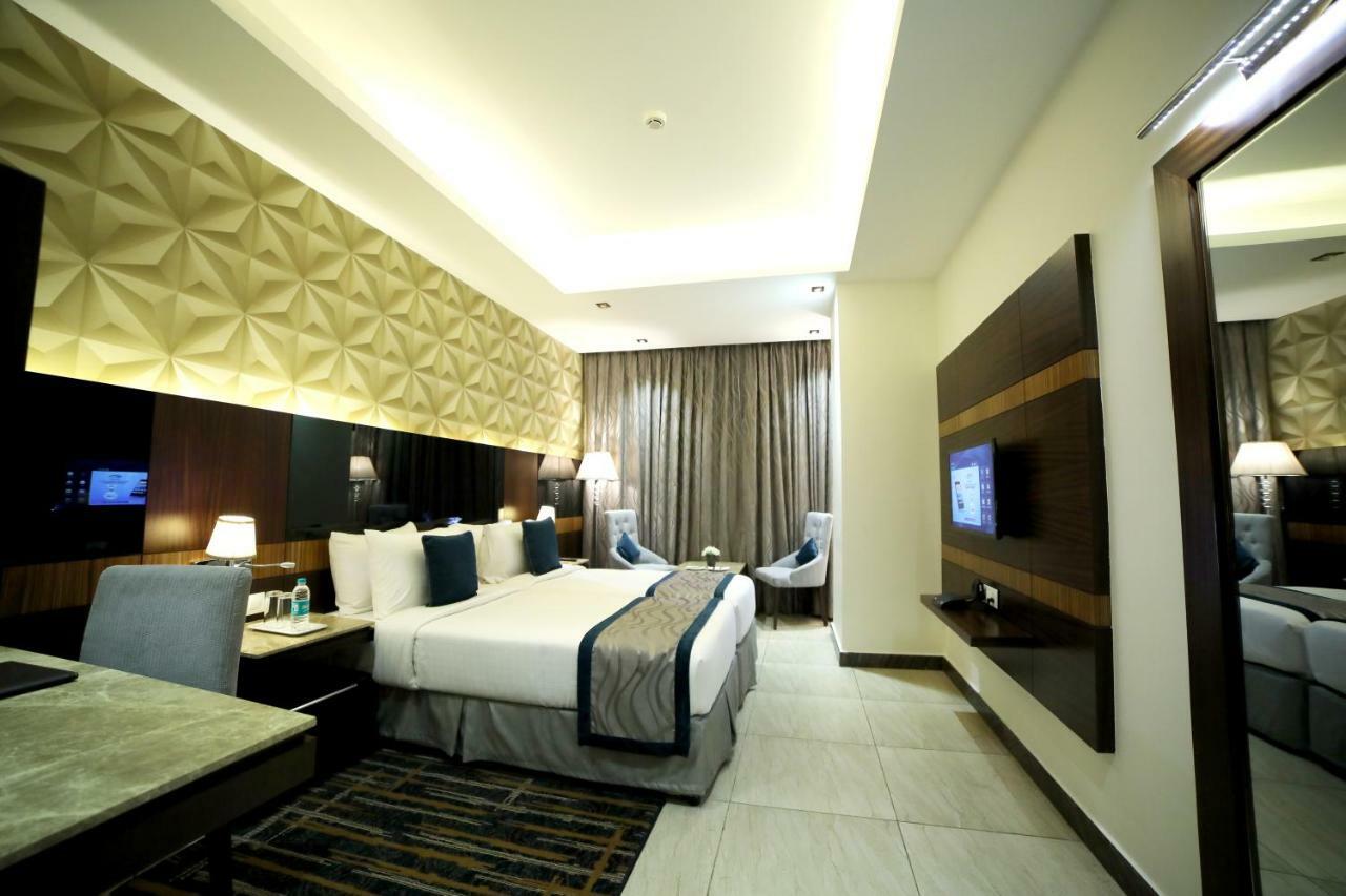 Rg Royal Hotel Bengalúr Exteriér fotografie